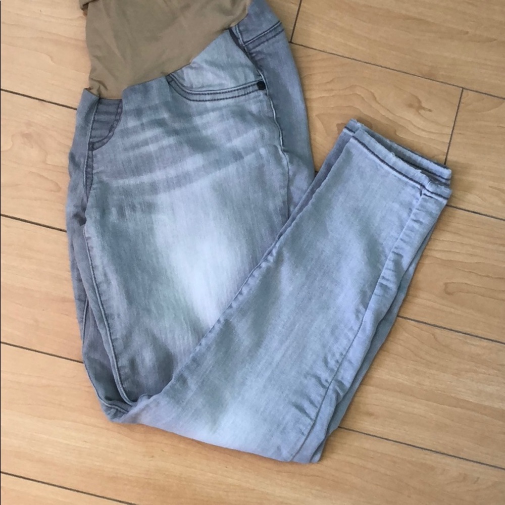 Maternity gray jean